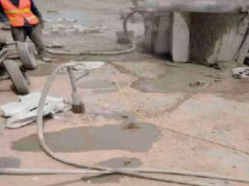 密云水泥混凝土路面板底注浆技术 路面脱空注浆整治方案
