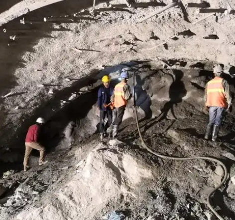 密云拱顶带模注浆料的施工流程及注意事项
